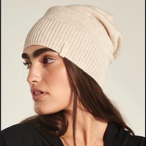 HALLE BERRY x SWEATY BETTY BEANIE